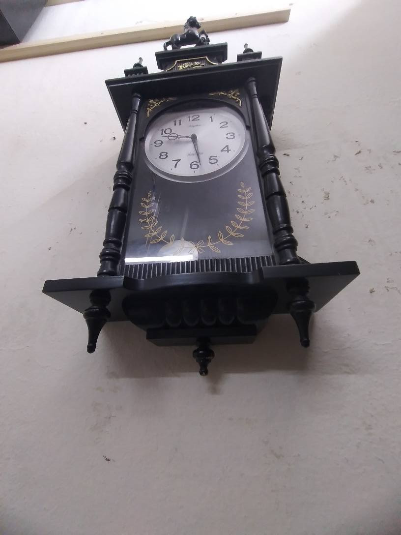 ساعة جدارية دقاق كل ساعة ونص ماركة رأيتم الصناعه ياباني بطارية كبير النظافة عالية
***********   مكان الموصل  
 يوجد توصيل
