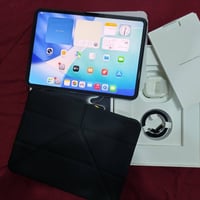 اخوان مكلف بالنشر....... 📱 للبيع: iPad Pro M4 - 💾 السعة: 256GB - 🔋 صحة...