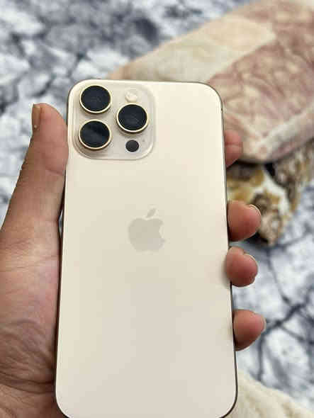 سلام عليكوم للبيع ايفون١٦ برو ماكس بطاريه ٩١ نضيف حيل والله سعر مناسب تريد سعر تفضل خاص او اتصل عله رقم*********** او تريد رقم واتساب *********** بس واتساب بيه  بس كارتونه مو وياها بس شحن بلادي موجود سعر مناسب
