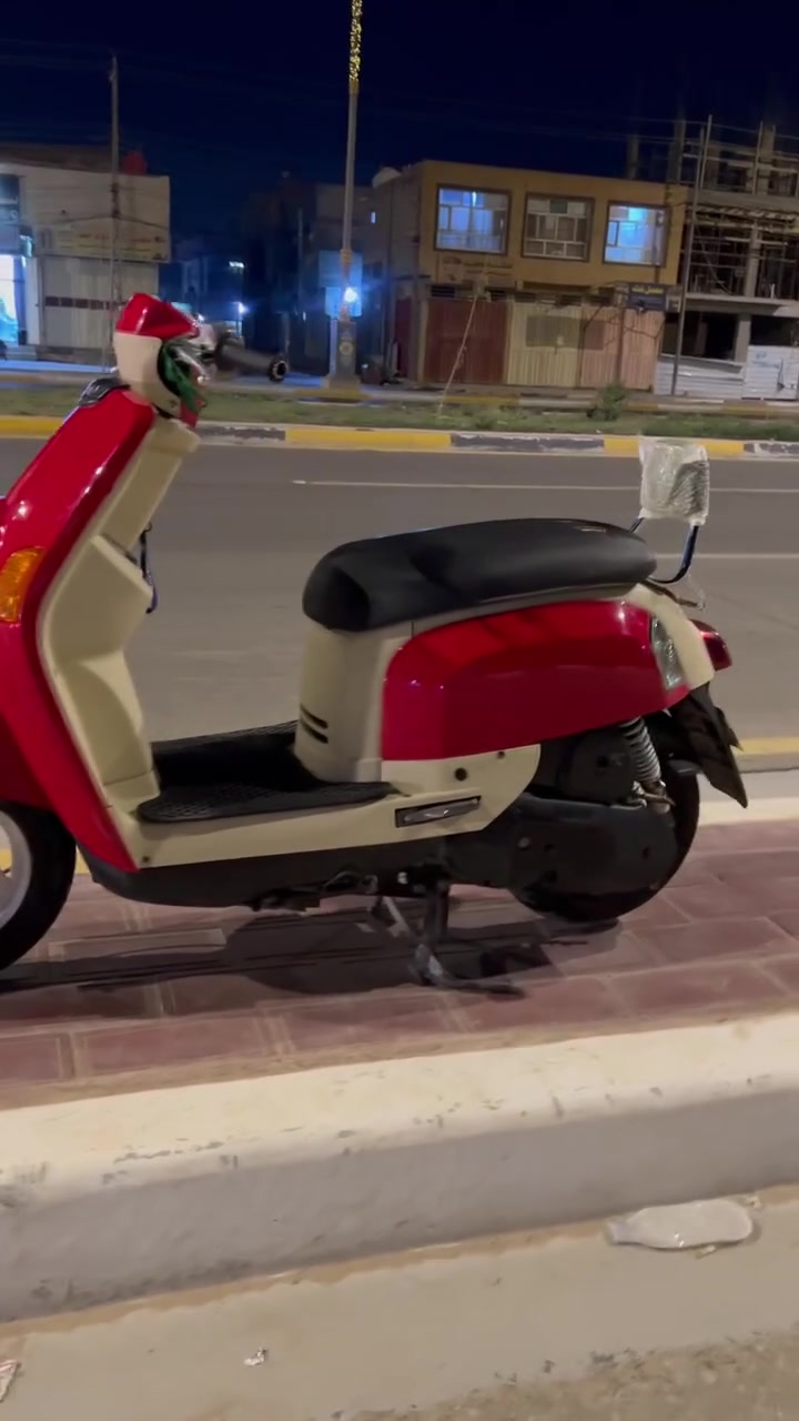 بوليس للبيع
نضيفه تخبل شوفة عينك 
مفتوحه مره وحده 
الدراجه منزله معرض وعندي وصل معرض مالته 
كفراته الحمر بلاديه مال دراجة ثانيه 
وعندي كفراته البلاديه الاصليه 
وعندي دواخله البلاد همين 
وطيك وياهه دواخل كريمي غير ذني همين 
 والدراجه شلعه ومعدل ونوزل مو كابريتر 
ونكره سلف وكهربائياته 100٪100 اطيك بيه ضمان 
ب700 وبيه مجال لطيبين مستعجل على بيعته 
وهذا رقمي بي واتساب ومتواجد بل مازنجر 
***********
