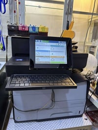 طابعة ملونة سريعة • ٨٥ نسخة/د • مستعمل أوروبي