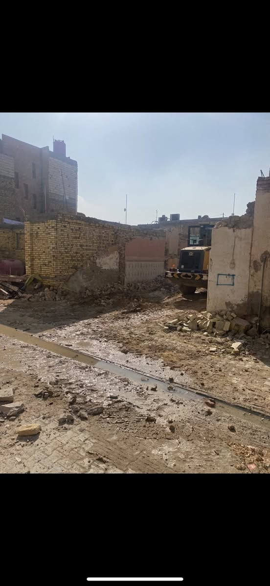 اليوم وبفضل الله 
تم هدم وتفليش بيت بمساحة 120م في التنومه قرب الأطفائيه وتم نقل الأنقاض وقلع القطعه ونقل الأنقاض ودفنها بالسبيس والأسمنت وحدلها للأستفسار  ***********. أو  ***********

