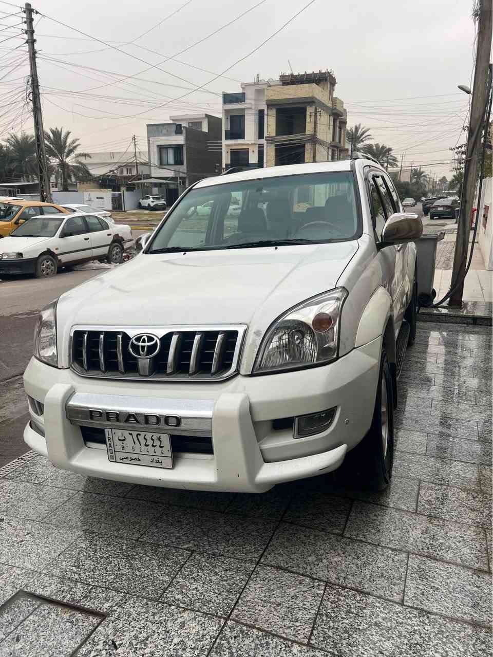 السلام عليكم للبيع برادو vx موديل 2008 خليجي مواصفات فوول مواصفات ال vx معروفه السياره ماشيه 173 الف كيلو رقم بغداد تحويل مباشر بيه تكحيلات بالكشر الخارجي تلحيضات السعر 163 ورقه وبيه مجال مكان السياره بغداد العامريه رقم تلفون *********** بغداد, العراق
