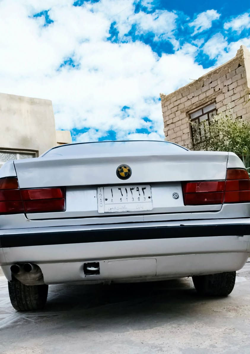 بي ام 525رقم بابل مديل 92سياره مصبوغه عام لجماليه مكينه مسگر عداله واتوماتيك حداديه نص عمر تخم تاير غرفته حلوة سعر 37ؤبيه مچال بصيط ***********
