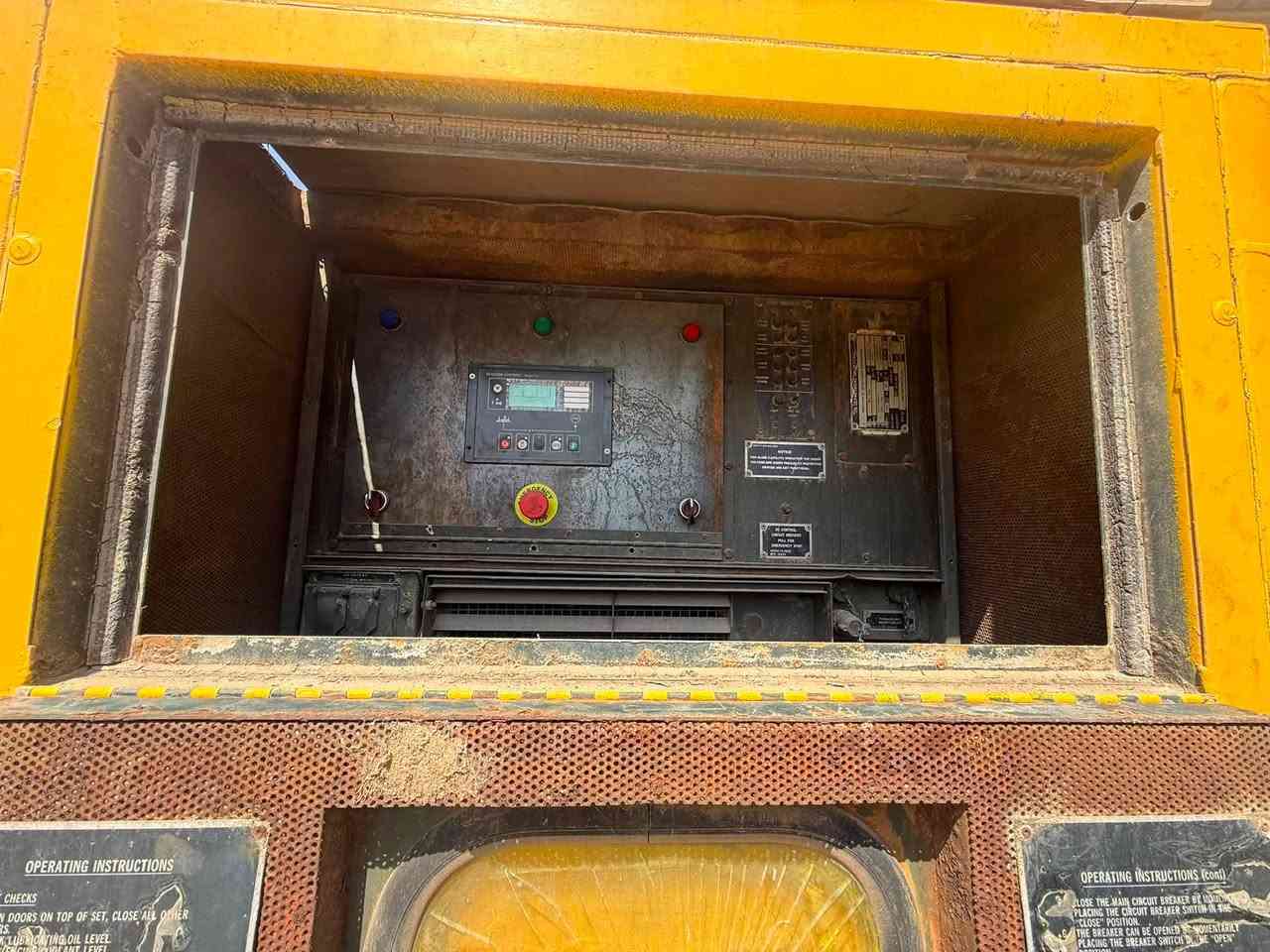 السلام عليكم
مولد جوندير امريكي 37.5KV
بلادي مولد كاتم 
شرط الشغل لاتبخير لاتنقيص 
كله على البلاد برغي مامفتوح بيه 
السعر 25ورقه 
المكان النجف حي الحرفيين 
للاستفسار ***********
