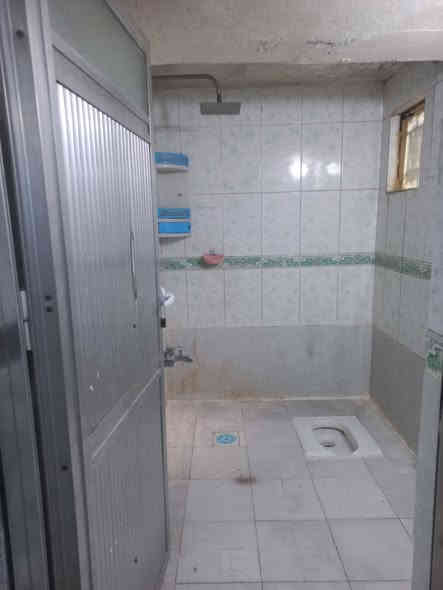 📢 للبيع – فرصة ذهبية في بغداد / شهداء العبيدي
للبيع بيت سكني جاهز للسكن مباشرة في منطقة شهداء العبيدي، موقع راقٍ وقريب من كل الخدمات (أسواق – مدارس – مواصلات).

🔹 المساحة: 80 متر
🔹 المواصفات التفصيلية:

كراج أمامي

استقبال واسع

حولي

مطبخ منفصل

غرفة نوم

خدمات صحية جاهزة

بناء مرتب وموقع هادئ

🏡 البيت مناسب لعائلة صغيرة – والشارع نظيف وخدمي.

💰 السعر: مناسب – للتفاصيل يتم الاتصال مباشرة.
📞 للتواصل: ***********
واتساب متوفر
