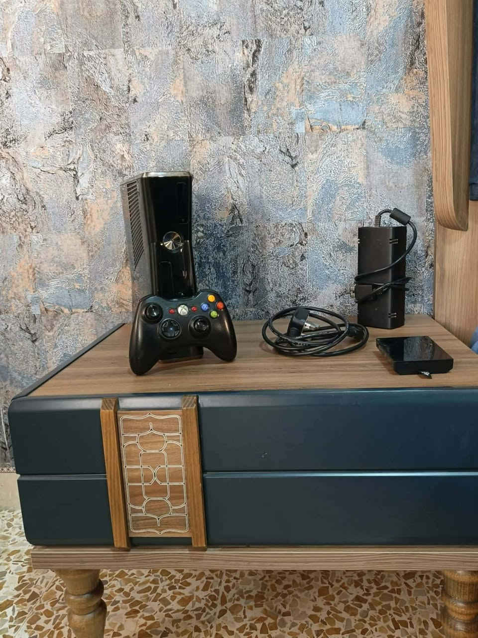 🔥 للبيع Xbox 360 بحالة ممتازة 🔥

✅ الجهاز نظيف ويعمل 100%
✅ جاهز للعب مباشرة
✅ مناسب للأطفال والكبار
✅ يشغل ألعاب كثيرة
✅ يأتي مع جميع الملحقات الموجودة بالصورة
✅ يأتي معا ثلاث يدات كلها بلوتوث و اصلية 
✅ يحتوي على 91 لعبة كلها العاب مشهوره
✅ الجهاز ما مفتوح و لا مصلح 
✅ الفحص والتجربة قبل الشراء متوفر
💰 السعر: (115 قابل للتفاوض)
📍 الموقع: (موصل_ حي العربي)
📩 للاستفسار راسلني على الخاص الاتصال على الرقم ***********

إذا تبحث عن جهاز ألعاب بسعر مناسب و بحالة ممتازة، فهذا خيار يستحق  المشاهدة
