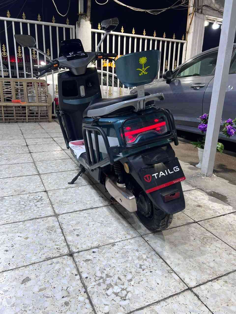 دراجه شحن تايلج شركت تسلا 2025 دراجه جديده مماشيه 900 وبيها مجال بسيط العنوان بغداد الجديده شارع المسبح  للاتصال ***********
