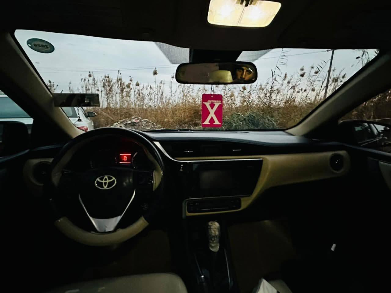 السلا م عليكم كورلا 17 لبيع السعر 125 قفل سيارة فقط سحب من الداخل يعني بدون قطرة لحيم رقم *********** مكانها ديالى الخالص
