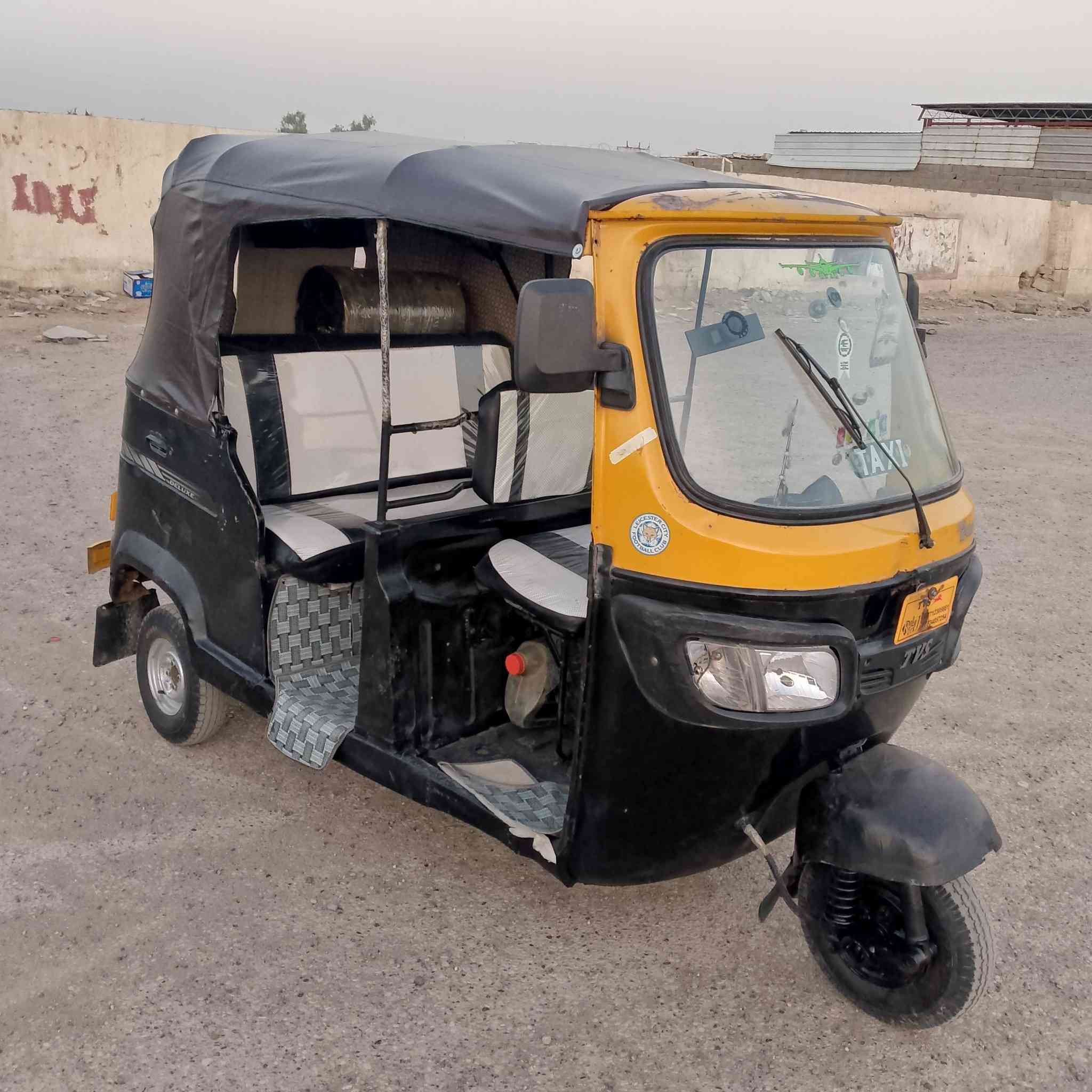 سلام عليكم تكتك تيفي اس موديل 18 تكتك خير من الله جاهزه من كلشي سعرها 3 وبيها مجال البكام مدينت الصدر الحميديه ***********
