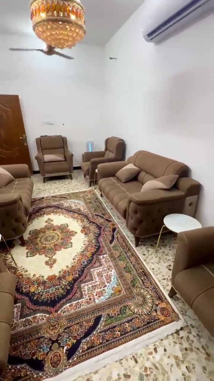 للبيع 🚨
تخم أثاث نوعية ميلانو كامل، يتكون من 6 قطع بحالة جيدة جداً ونظافة 95٪.  

💰 السعر: 750 ألف  
📍 الموقع: بغداد / الحبيبية  
📩 للاستفسار: ***********
