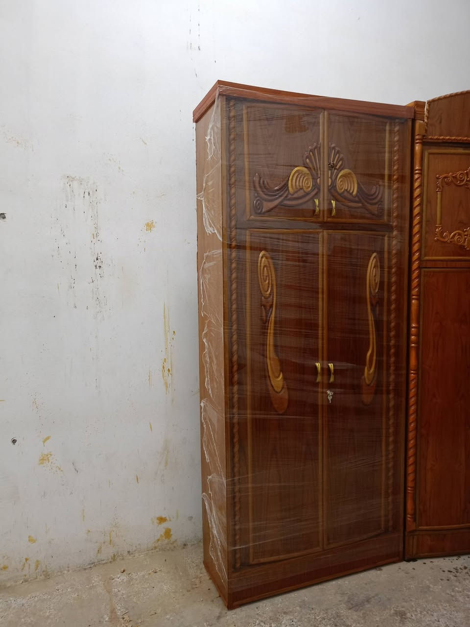 غرفة نوم عراقي مستخدم اخو الجديد  6 باب طابقين ملحق شغل درجة اولى مرتب ضهر جرجوبة السعر 900 الف وبيها مجال للطيبين 
رقم الهاتف ***********

