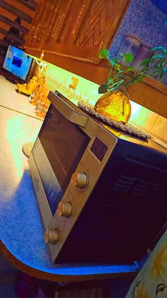 مرحبا.... فرن للبيع ماركه(امبيليوم) شغال كلشي مبي بس الهيتر الجوه مديشتغل يرادله تصليح حرارته اتجنن اخذته 140 الف اريده 50الف مكاني كريعات للاستفار ***********.
