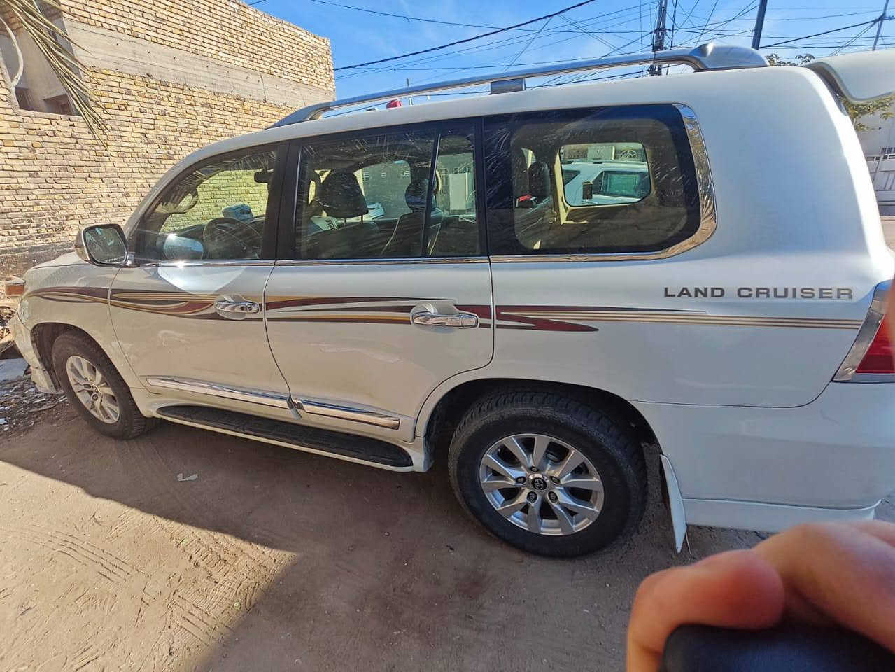 جكسارة 2012 فطيم
السعر 325 ورقة
***********
المكان النجف
