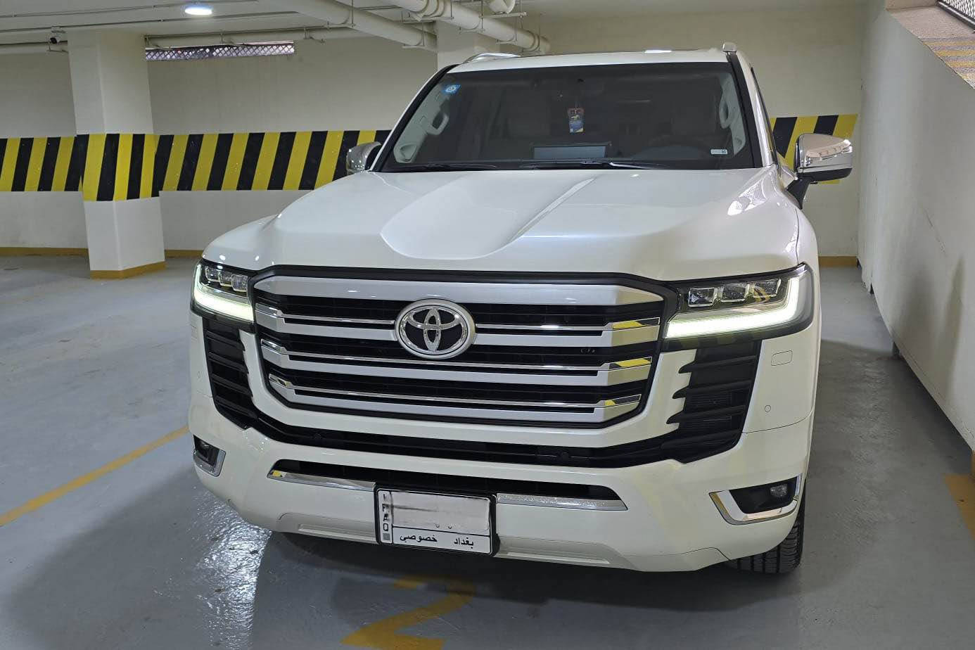 سلام عليكم بيع سريع 
للبيع لاندكروز 2023 تون تيربو مغلفه ppf بيضاء
مكفول كفاله عام بعدهي عل وضع شركه 
شركة ساز  ضمان شركه 5 سنوات  
ماشي 42 الف رقم بغداد 
فول  موصفات 
VX
كشنات امامي وخلفي كهرباي 
كشن ميموري 
راداره امامي 
صندوق كهرباي 
راداره خلفي 
شاشه جبير 
حساسات امامي وخلفي 
3شاشات 
كشنات تدفئه وتبريد 
وباقي موصفات VX ماعرف لاندكروز
السعر 72 وبيها مجال 
مكانها بغداد 
*********** كربلاء, العراق
