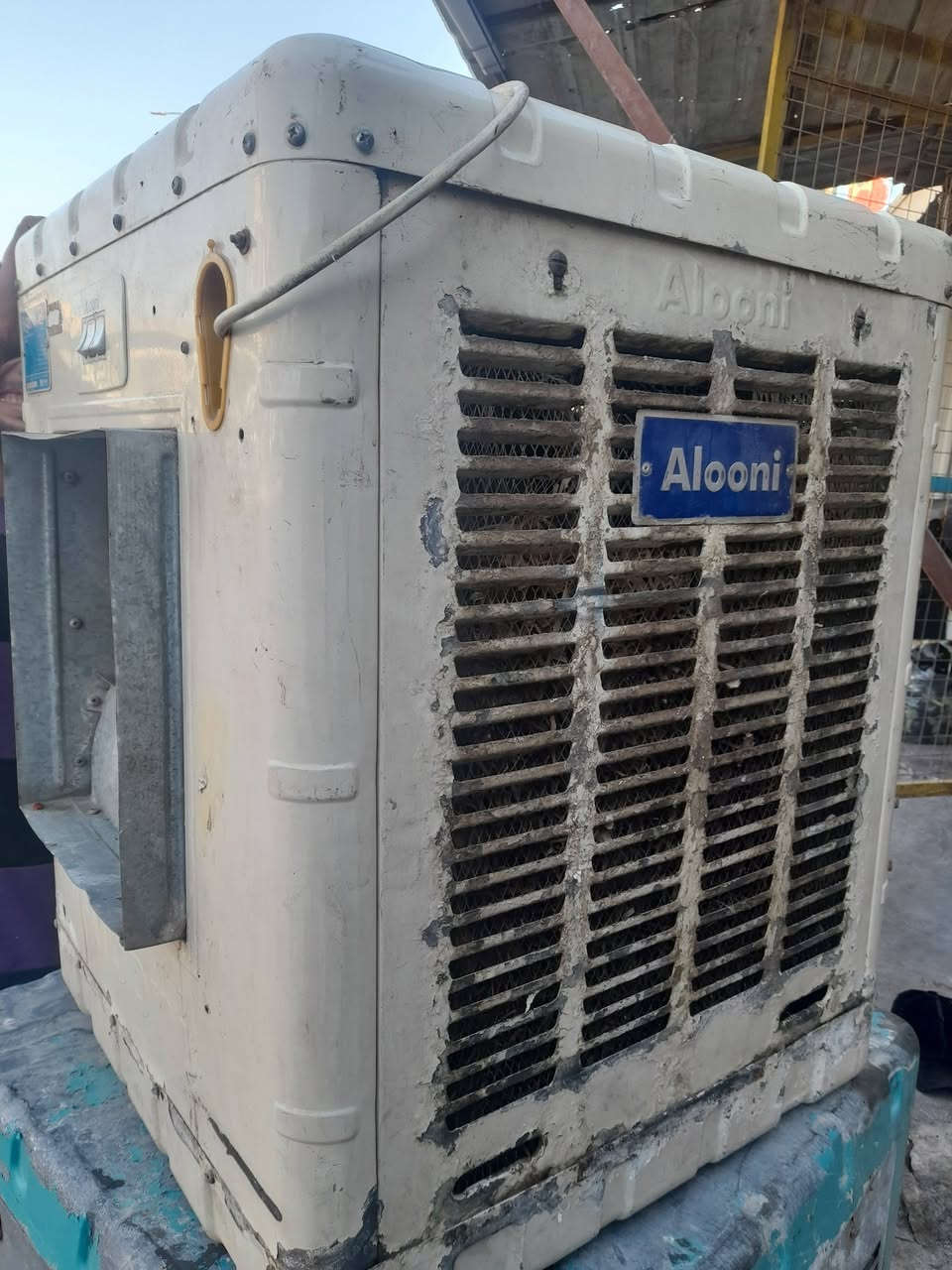 مبرده الونا شركة الحياة نضيفه حجم ٢٠٠٠ السعر ٩٠ وبيه مجال الفلوجه حي الشهداء ***********
