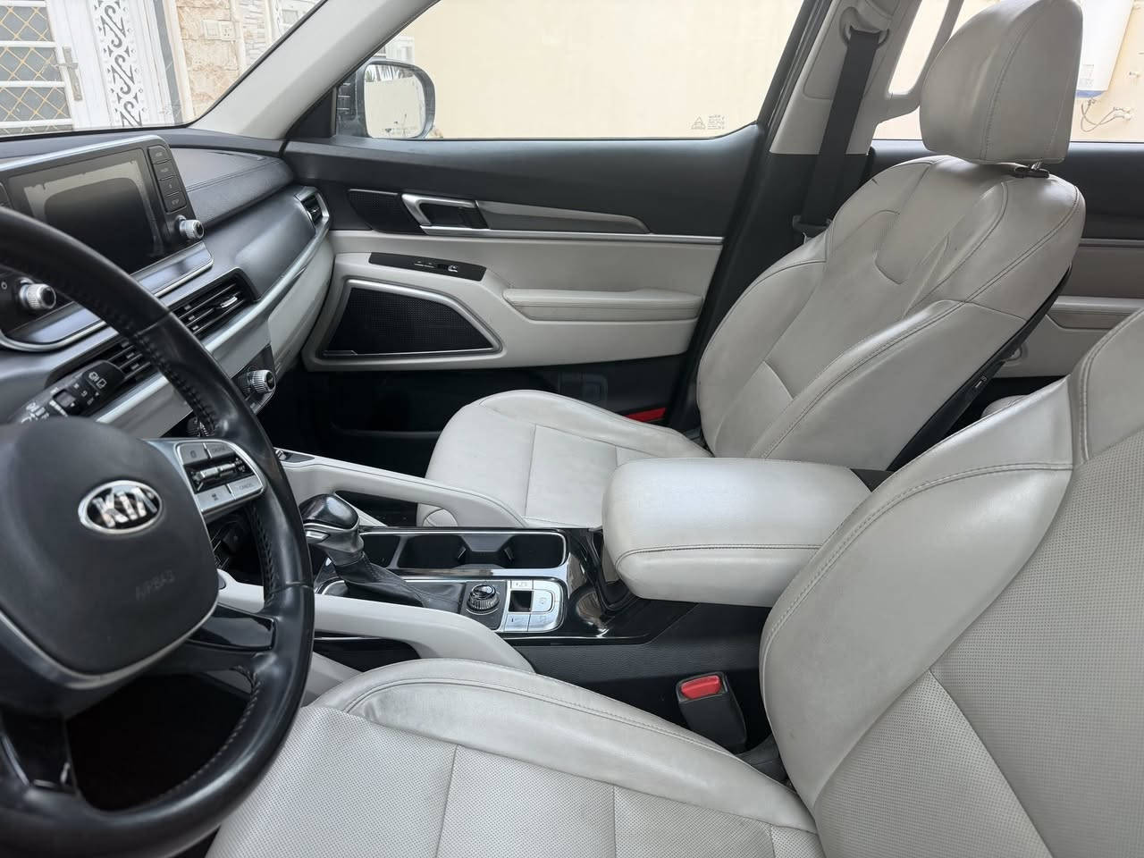 سلام عليكم
تلورايد مديل 2020 
حادث بنيد وجاملغ 
فول مواصفات 
سياره بسمي تريد تحويل وكاله بكيفك 
سعر ٢١٠ وبيه مجال 
***********
