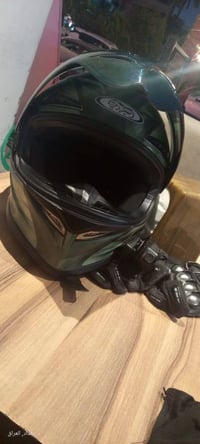 خوذه للبيع سعر ٧٥الف قياس xl موجود باليرموك 07759120213