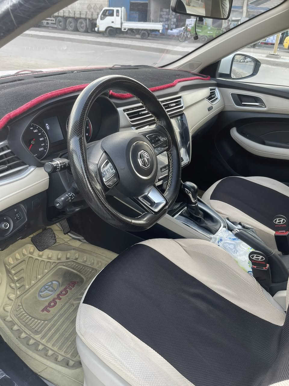 سلام عليكم من رخصة الادمن سياره MG5 للبيع سياره نظيفه مكفوله مكاني البصره سعرها 105 رقم التلفون للتواصل ***********
