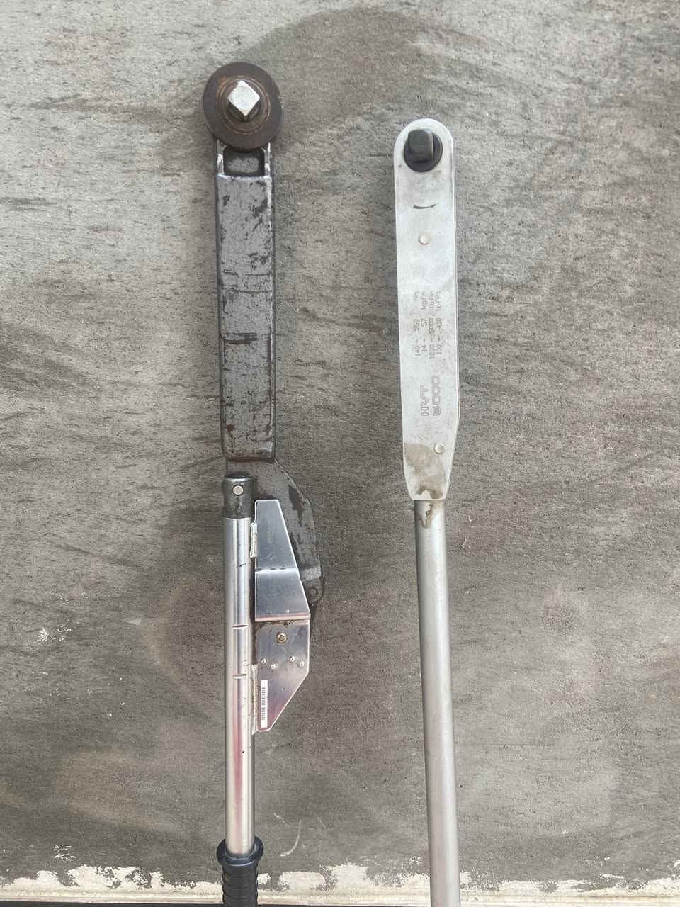 غراض للبيع
جك رفع سياره كبير 10 طن
يدات عزم ضغط عالي
بكر رفع 
دريل تفليش هوا
العنوان البصره 
هاتف ***********
