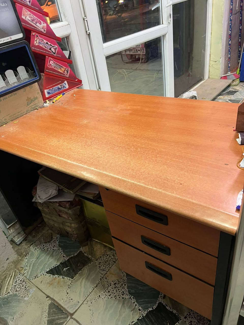 توفر اغراض محل للبيع
1/ عارض نساتل اثنين
2/ عارض بقلاوى 
3 / عارض سكائر 
4 / ميز   الامنيوم + خشب 

سعر استفسار اتصال على الرقم 

***********
***********
