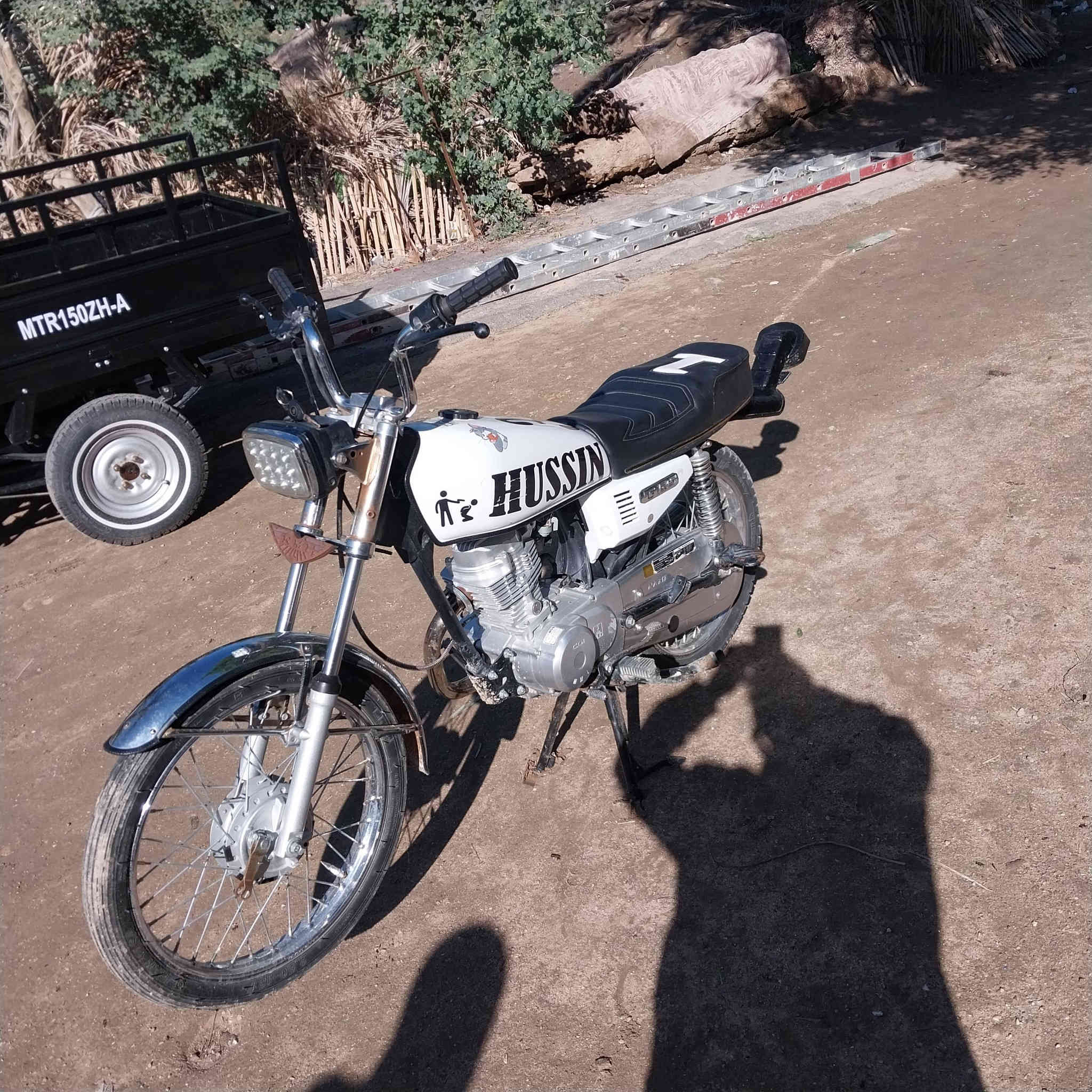 دراجه للبيع تعمير 25 نامه شلامجه مفتوح بس ولفات دراجه نضيفه انضف من الصوره شلعه ومعدل اشرطلك سعر 650 وبيه مجال ***********
