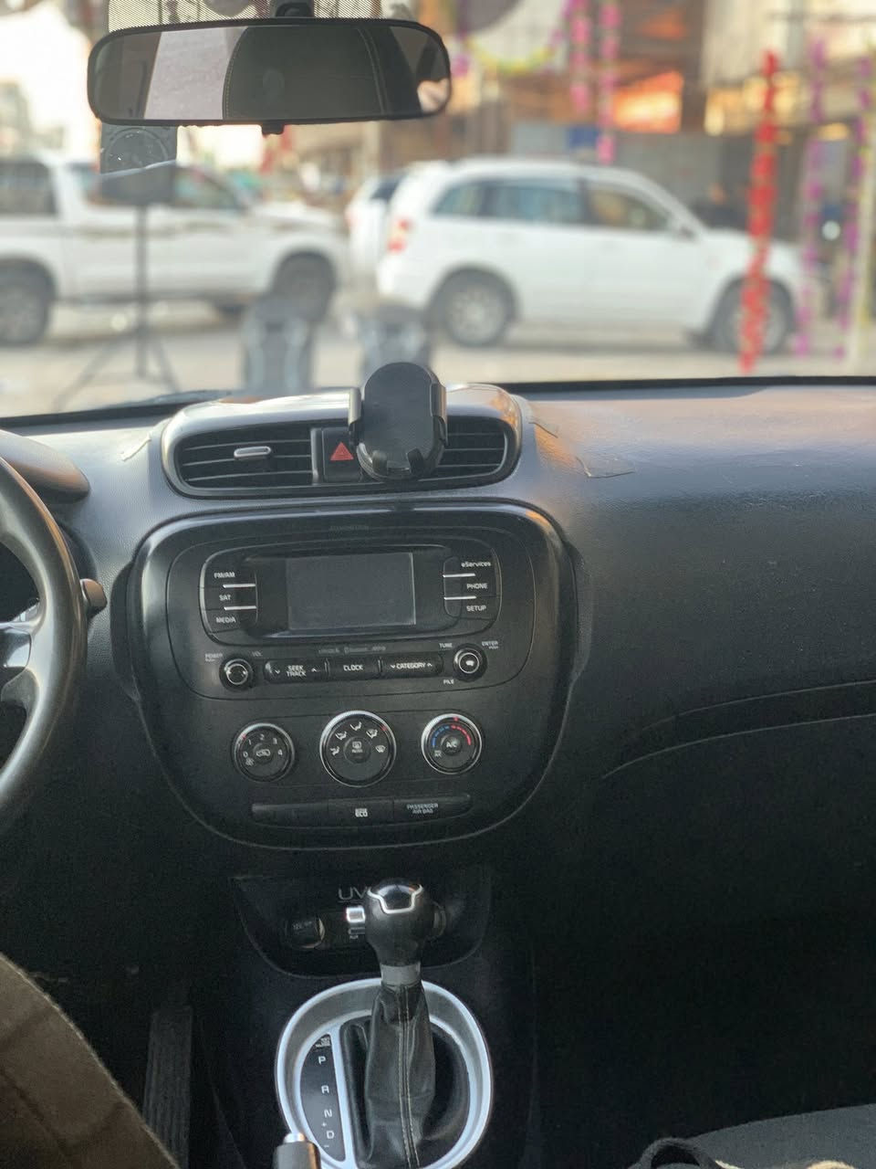 سلام وعليكم للبيع كيا صول موديل 2014 سياره خير من الله صدر جديد كير محرك خير من الله السعر 95 وبيها مجال شي بسيط جدا المكان بغداد الدوره شارع 60 الهاتف ***********
