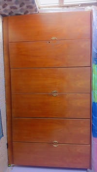 قنصور فصال ٦ابواب سعره ٤٥٠ وبي مجال الي يريد يتواصل على هاذا الرقم ٠٧٧...