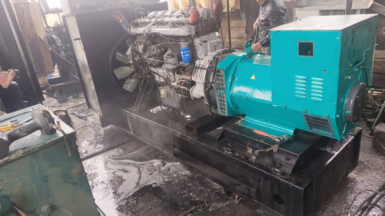 سلام عليكم بومه 94قبق حديد مكينه لاتبخير ولاتنقيص توليد 250بلادي سعر 46 للاستفسار***********
