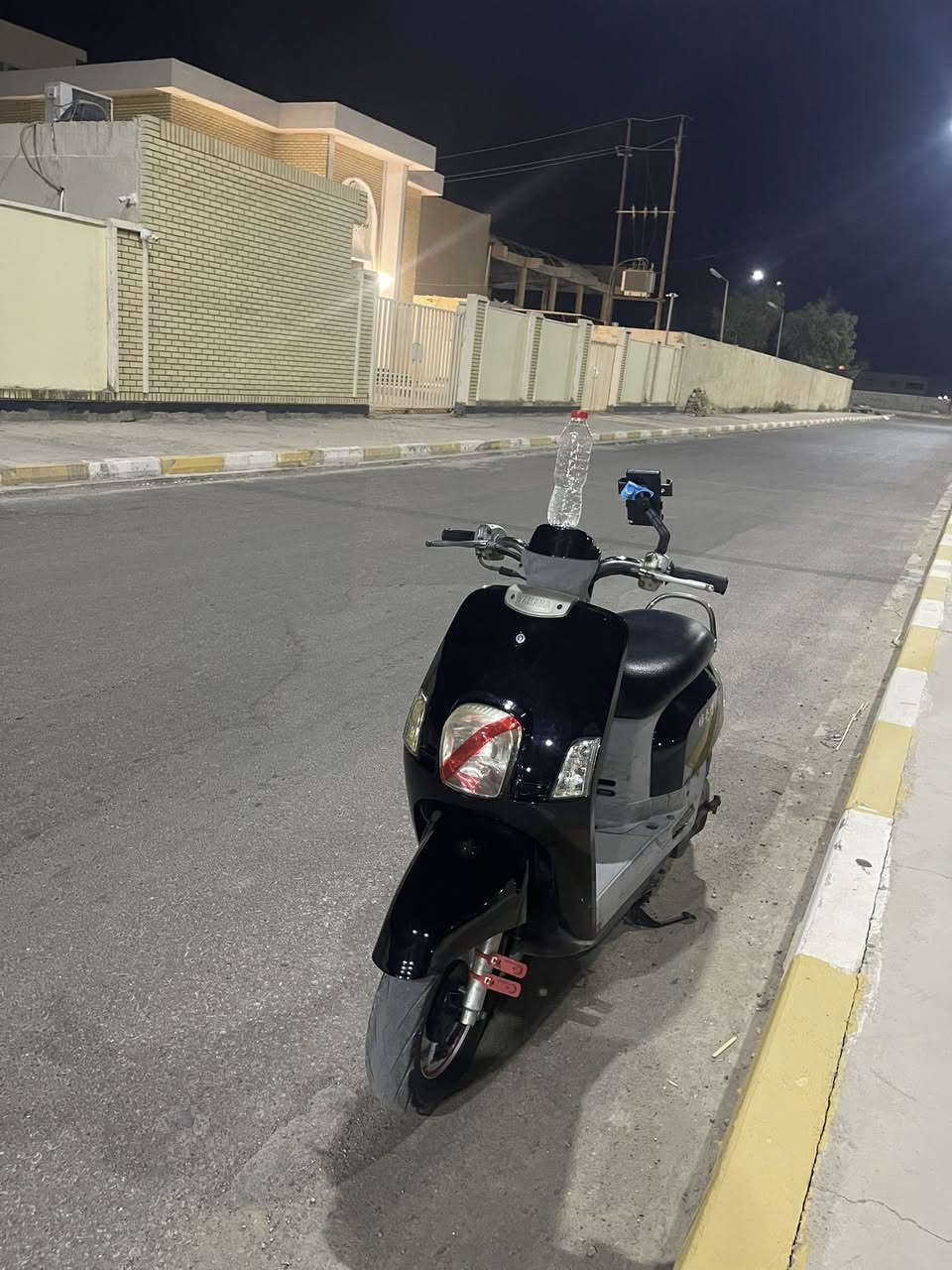 السلام عليكم ماكس بوليس للبيع دراجه  حاويه من معرض زيتون مكفوله من كلشي ماماشيه هواي مكاني ناصريه غراف سعر خاص ***********
