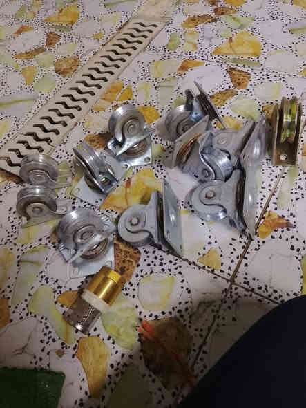 غراض للبيع كله جديد ماكو شي مستعمل شلع قيم بل يرضه بي الله وأخذهم ***********
