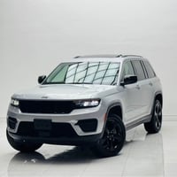 جراند شيروكي لاريدو • ٢٠٢٣ • ٣١ الف ميل