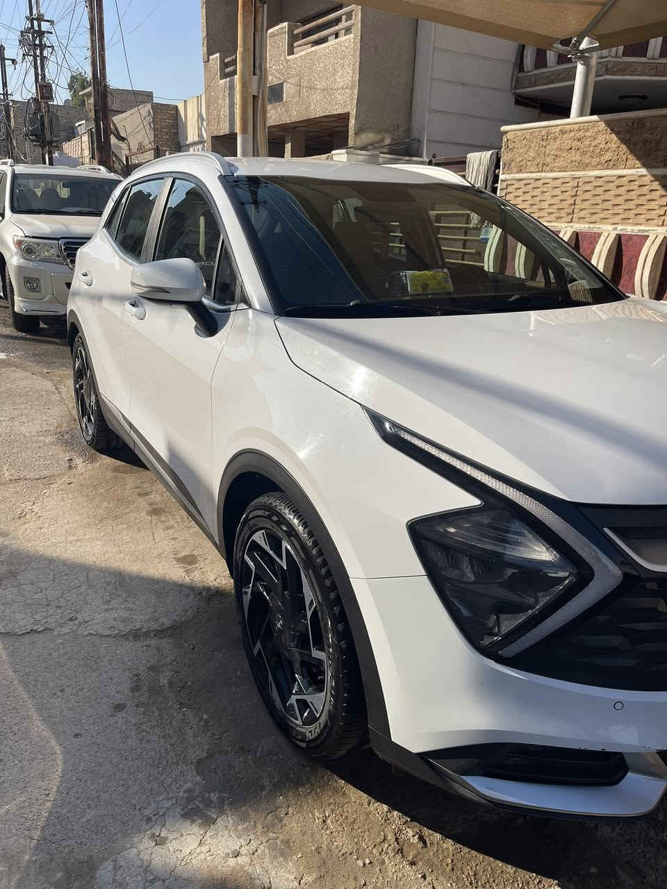 كيا سبورتج 2023 
_رقم اربيل باسمي 
_مكفوله كفاله عامه 
_ ماشية 39500 قابل للزيادة

فول مواصفات قمارة حديد 
بصمه
_كشن سائق كهرباء 
_تبريد شاشة مناخين 
_ صندوق كهرباء. 
_تدفئه كشنات ومقود 
مغلفة جلد ارضية وكشنات 
بعد بيها هواي مواصفات ميحتاج اذكرهن
السياره جديدة بحاله الوكاله 
السعر 218
العنوان بغداد 
***********
