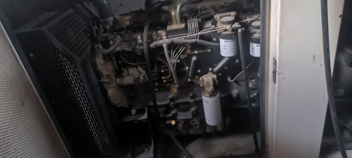 مولدة جبيلي بروس JP135 بيركنز إنكليزي، 135KVA، سوبر كاتم، توليد لوري سومر فرنسي، ساعات العمل فقط 189 ساعة، شبه جديدة، الموقع السعدون. للاتصال *********** السعر النهائي 13 الف دولار
