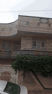 بيت للبيع طابو صرف 
في حي الشهداء الاولى قريب على شارع 80

قريب على اسماك الشجيري خلف قريه مول 
المساحه 200م طابقين واجهه مرمر 

شارعه مبلط يبعد عن شارع 80 
8قطعه

وجاهزين للنشر وبيع وشراء القطع والدور السكنيه والأراضي الزراعيه اخوكم وخادمكم ابو علوش 

***********///ابو علوش ☎️☎️👉
