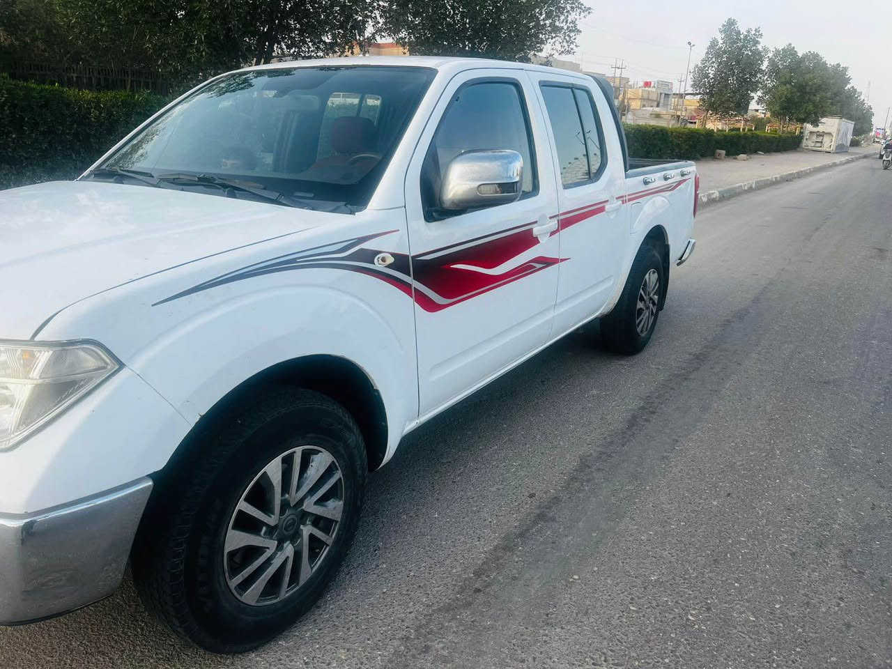 السلام عليكم للبيع نيفارا موديل 2012 
رقم بصره تحويل مباشر 
السنويه لغاية 2028 
كير اوتماتيك 
بيها مكانات صبغ مكفوله من الضربه 
والتبديل السعر 98 وبيها مجال 
مكان بصره الدير 
*********** البصرة, العراق
