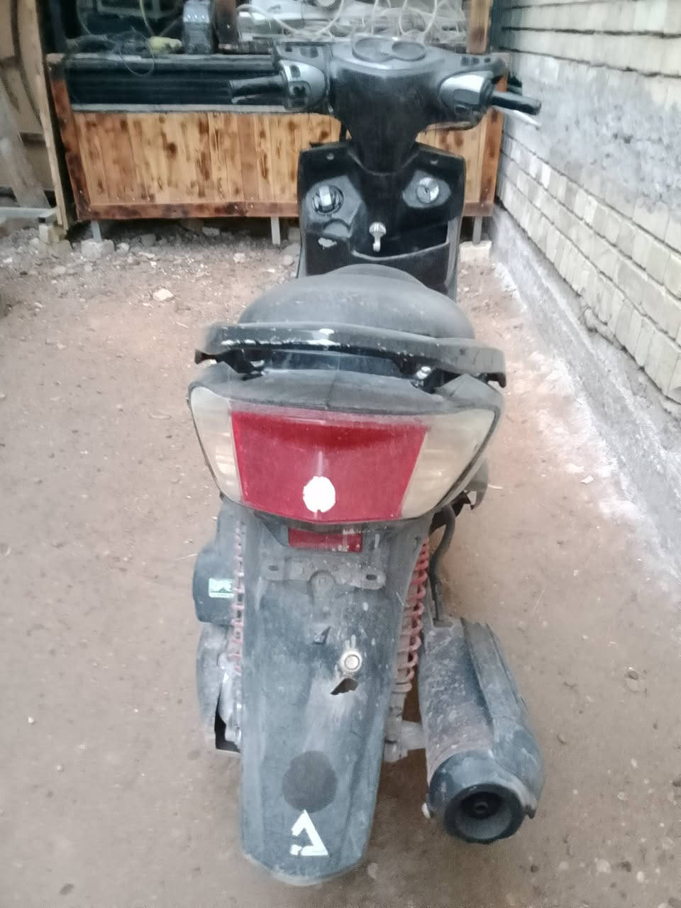 السلام عليكم دراجه سكنس ياباني الدراجه ابيعهه كايمه السعر 225تواصل ر***********
