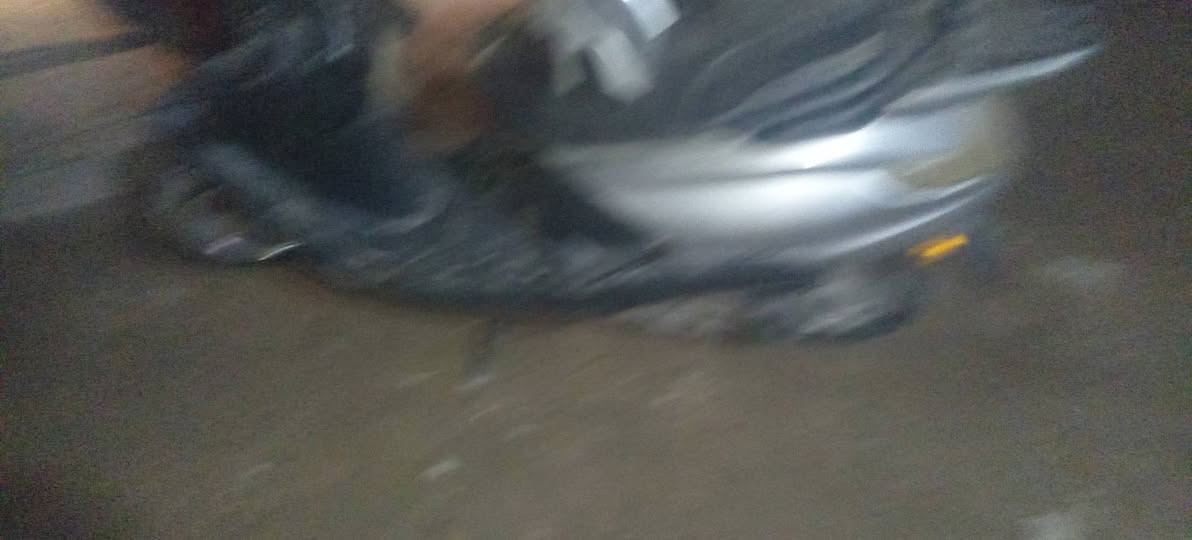 للبيع دراجة ياباني متروكة عوزهة بس الهلال مال هندر شغالة مكينة ما مفتوحة ب80 مكانهة كربلاء الحر  ***********

