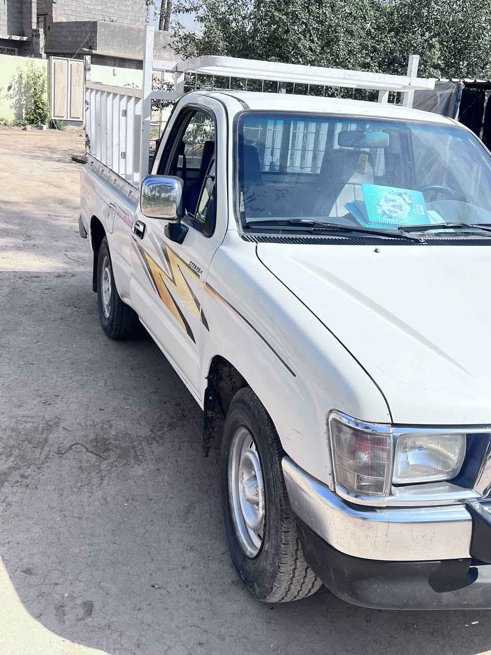 بيكم موديل 99 باسمي سيارة بلادية ومكفولة من الحادث كير محرك شرط صدر جديد المكان بغداد 
***********
