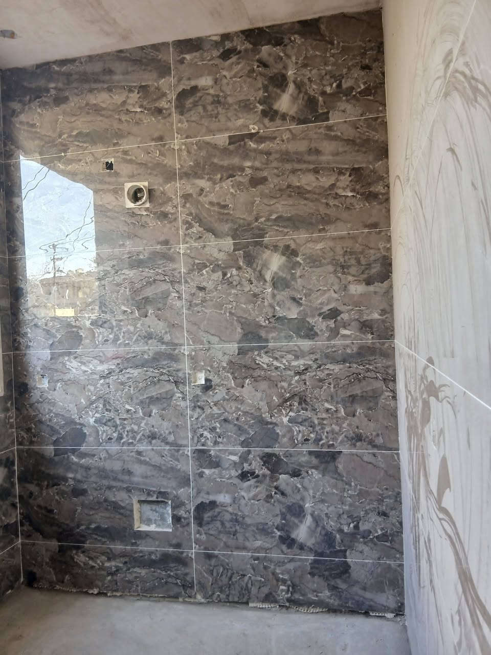 خلفه مصري درجه اولي شغل كاشي مرمر برسيلن جدارن وارضيه شغل تسليم هندسي بليزر لتواصل 
‎0778 228 5345
