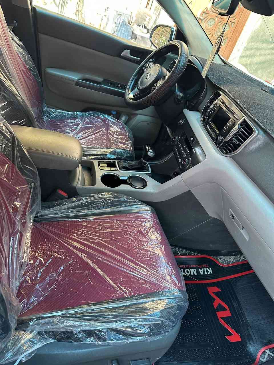 السلام عليكم سبورتج 2017. فول مواصفات خليجي 

سونار موجود بدون صبغ بدون ضربه بارد بلباب مكفوله كير مكينه رقم جديد مميز

السعر 185 وبيه مجال 

رقم الهاتف ***********
