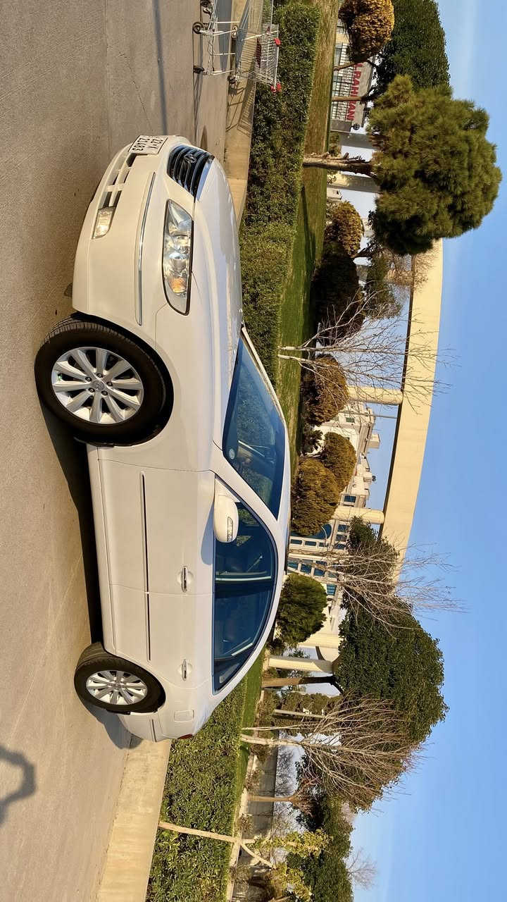 هونداي ازيرا موديل 2009 السيارة وكالة شركه القاصد 
مواصفات 1 على 1 فول لمتدد ViP سلايد ‏محرك 3300 
‏مواصفات :ستيرن ميموري كشنات خزن مري شفط بردة خلفيه داخل قعوة يي لايت زينون بك لايت ليد سبير منازل السيارة تنين سويج بلاد مالشركة جام بلاد 
ماشية 120 كيلومتر مكفول وگير مكفول السياره جاهزه وجديده وكامله من كلشي وعليها أدامه كامله صدر أمامي خلفي جديد وتخم تاير جديد مع سيرفيس كامل 
‏وباقي المواصفات معروفه السياره بيها جاملغ خلفي جيهات صايق سبوغ بس باقي كفالة عامة 
مكينة كير مكفولات بشرط سياره حيل حلوة ونظيفة
كلشي مكان السيارة أربيل معرض سيول 
رقم هاتف    ***********   
واتس أب موجودة
