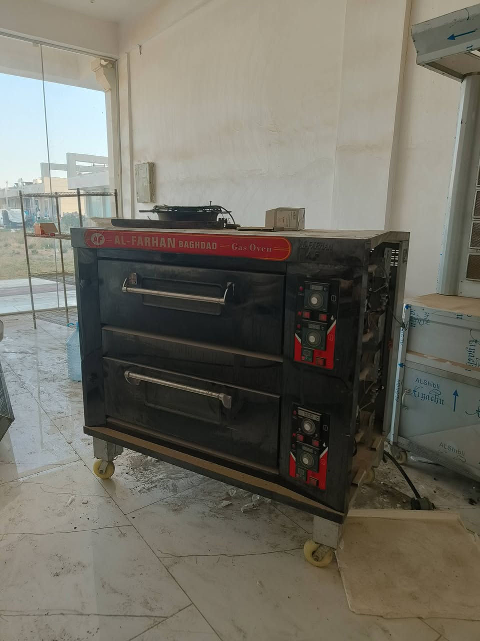 السلام عليكم اخوان عندي اغراض  مال مطعم كامله ما مستخده
0788 264 7535
