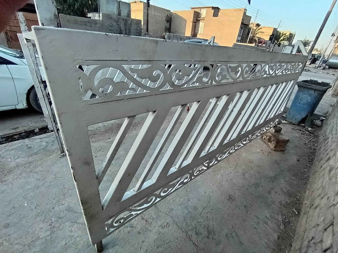 سلام عليكم محجر البيع كية نثيه محجر بلازمة نضيف لا خياس ولا كسر بس شمجهما بي  مكان بغداد المعامل الباويه سعرة 375 رقم الهاتف ***********
