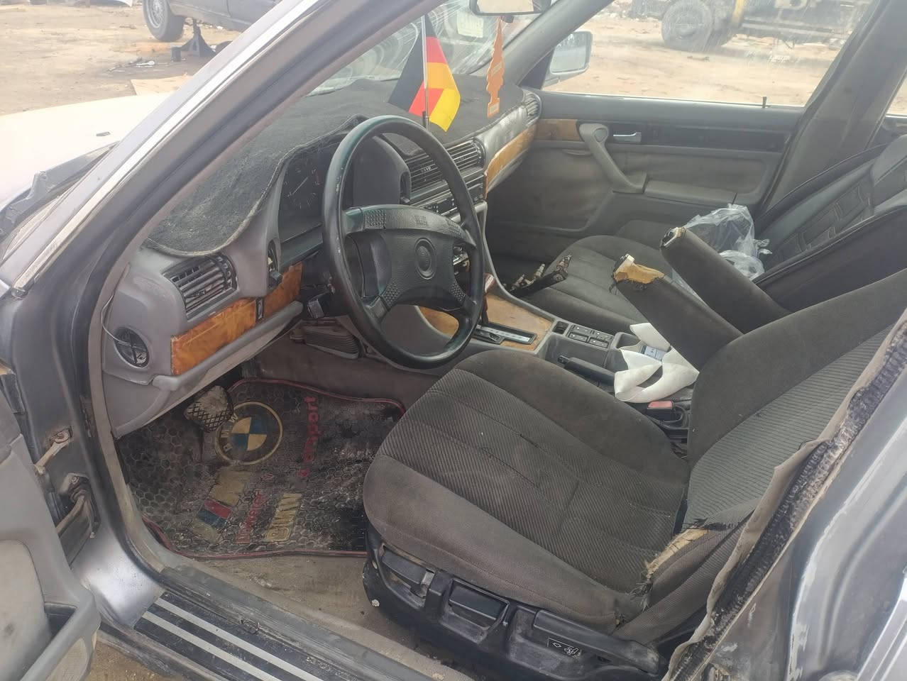 السلام عليكم بيع مستعجل .. ب30 وبيهه مجال للشراي موديل 92.. اصل وسنويه لل28 كير محرك مكفول سياره جاهزه مكاني بابل محاويل
***********
