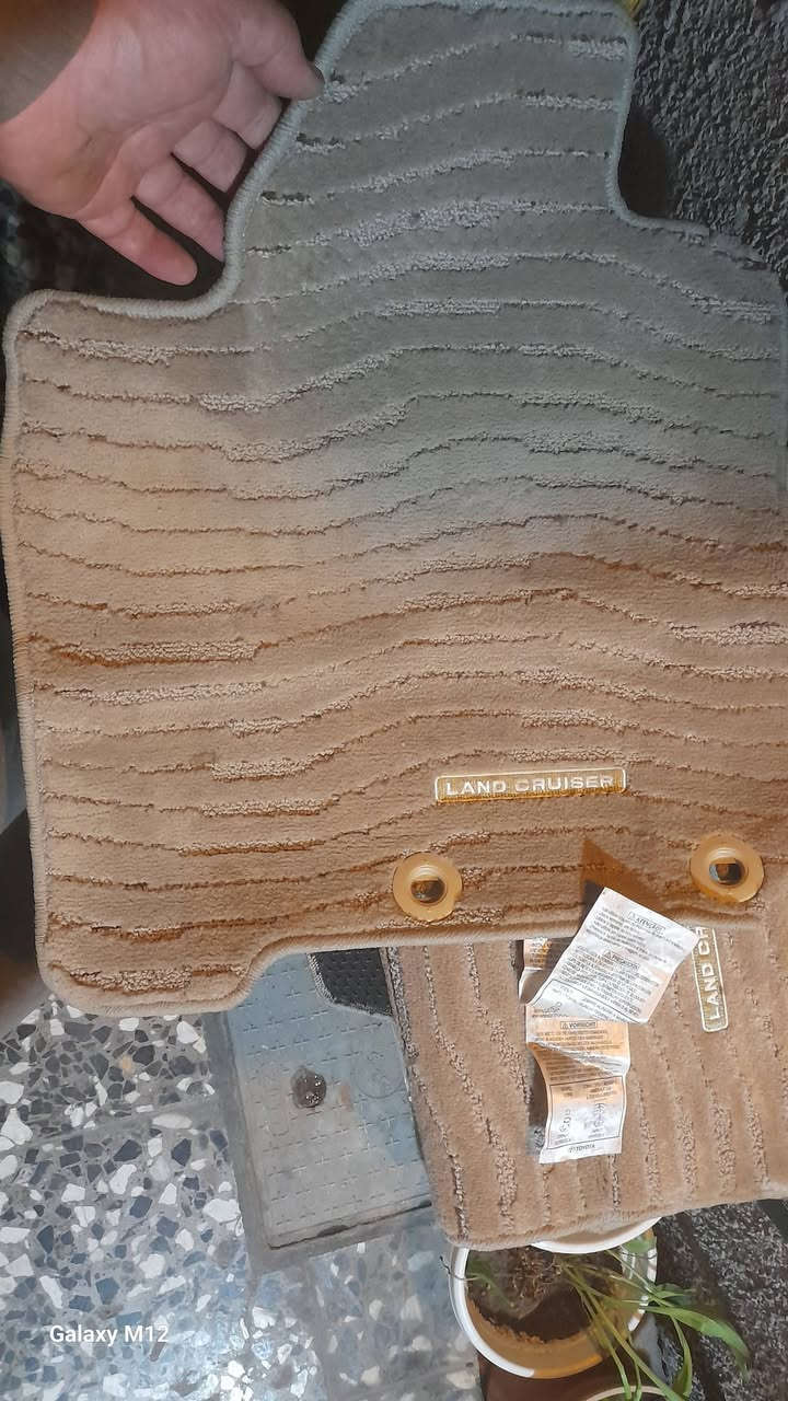 تخم ارضيات كلش جديد لاندكروز اصلي شركة مديل ١٣ ويرهم الحد ١٨ واي استفسار موجود وتساب ***********
