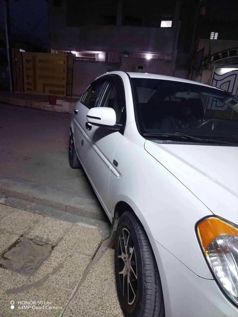 السلام عليكم ورحمه الله وبركاته اخوان
اكسن 2011 وارد كوري

مكينه 16 اصلي  شرط ما مفتوحه
 
كير توماتيك اصلي  شرط ما مفتوح 
بدون صبغ 

بيها شبر جوه قبق البانزين 

والباقي كله شرط

تبريد تدفئه فول 

كير مكينه كلو شرط 

شرط الوكاله والتحويل الشرعي هو يبعك 

رقم نينوى دولي  جديد 

للبيع فقط نقد

سعرها  105 $ 

مكان السياره موصل الساحل الايسر 

تواصل ع رقم ***********
