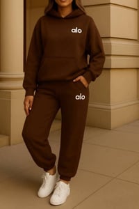 ملابس رايقة • إطلالة عصرية • إطلالة كلاسيكية