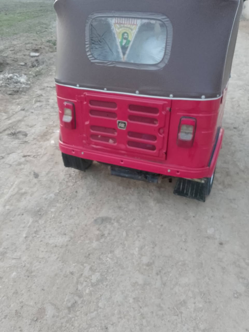 سلام عليكم تكتك للبيع موديل 16شهر 8محدثه 20محرك ما اينقص تخم تايرات جدد كهربائيات  كله جديده واقيات وجادر جديد ما بيه كل خياس اتصال على الرقم *********** كشره يسوه 21سعر 3وربع اوبيه مجال
