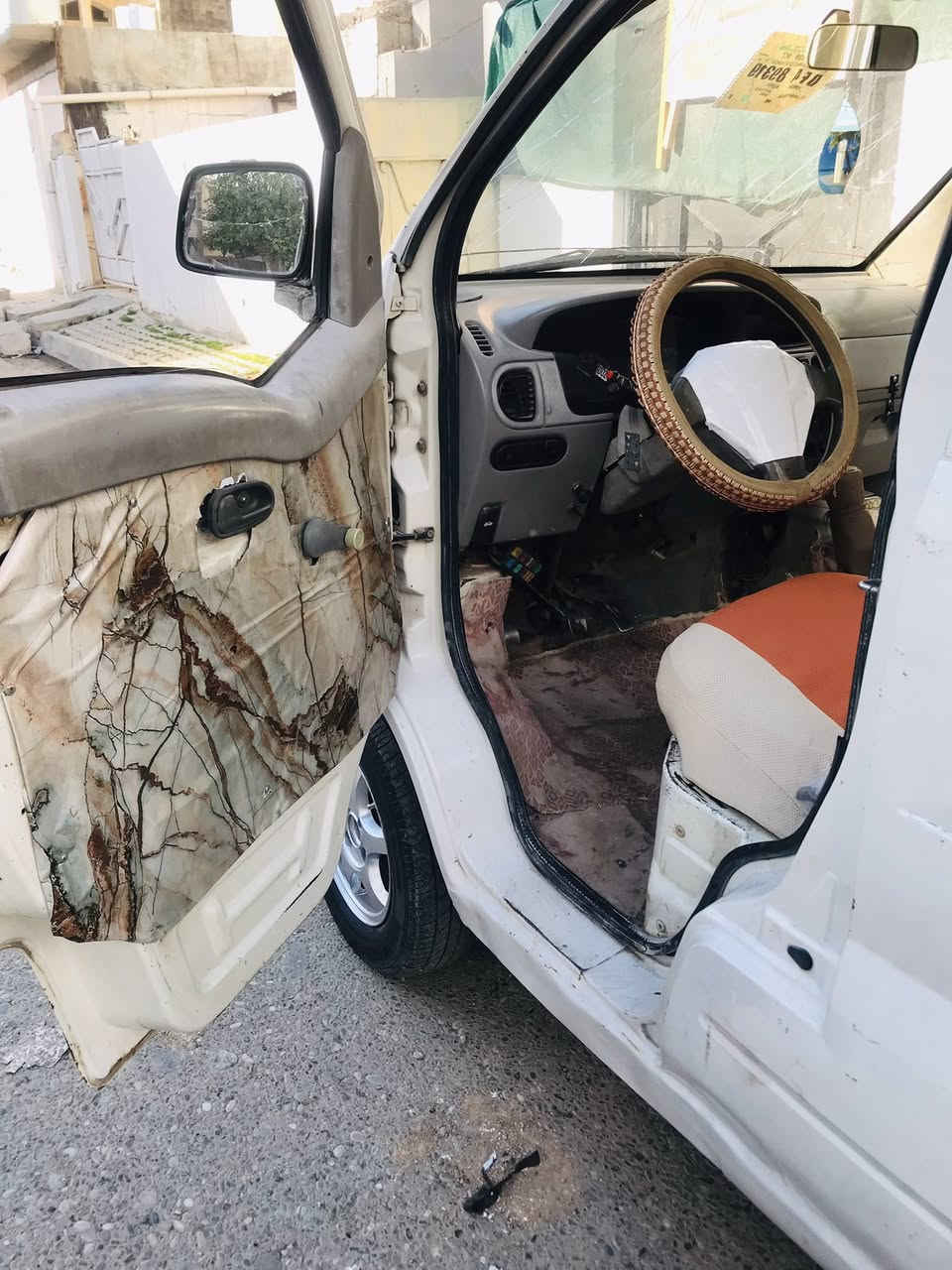 هايفي للبيع موديل 2007 اوراق كامله تخم تاير ويل كب گير محرك لا تنقيص ولا تبخير السعر 17 وبيها مجال  العنوان كركوك الرقم ***********
